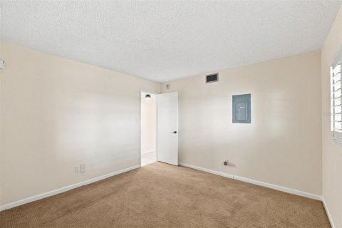 Copropriété à louer à Clearwater, Floride: 2 chambres, 103.21 m2 № 2325159 - photo 15