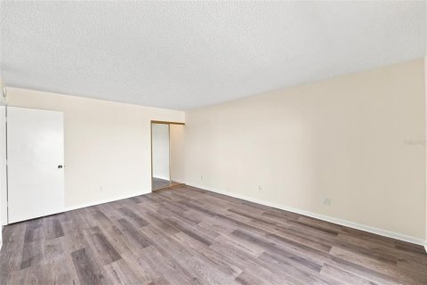 Copropriété à louer à Clearwater, Floride: 2 chambres, 103.21 m2 № 2325159 - photo 17