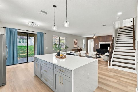 House in Brandon, Florida 4 bedrooms, 288.09 sq.m. № 2429243 - photo 12