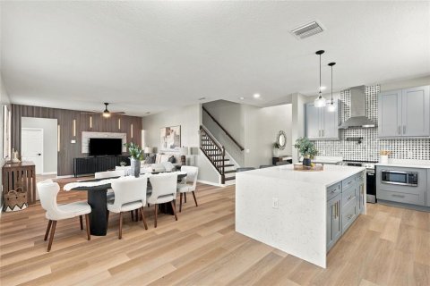 House in Brandon, Florida 4 bedrooms, 288.09 sq.m. № 2429243 - photo 14