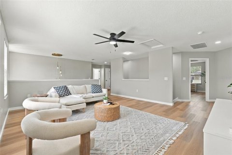 House in Brandon, Florida 4 bedrooms, 288.09 sq.m. № 2429243 - photo 25