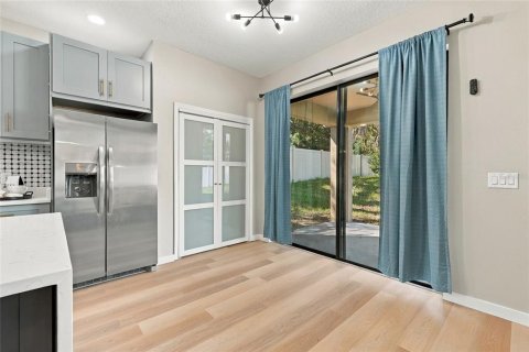 House in Brandon, Florida 4 bedrooms, 288.09 sq.m. № 2429243 - photo 13