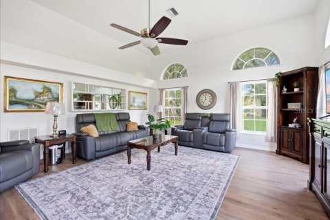 Villa ou maison à vendre à Masaryktown, Floride: 4 chambres, 265.51 m2 № 2238590 - photo 12
