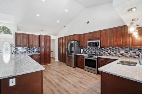 Villa ou maison à vendre à Masaryktown, Floride: 4 chambres, 265.51 m2 № 2238590 - photo 8