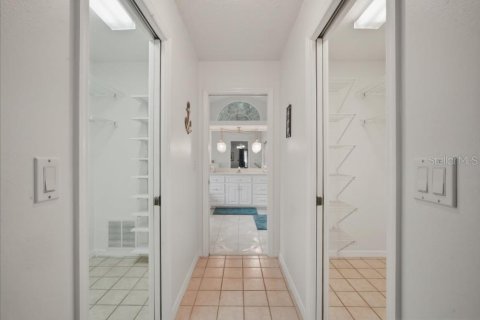 Villa ou maison à vendre à Masaryktown, Floride: 4 chambres, 265.51 m2 № 2238590 - photo 16