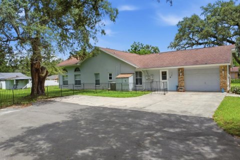 Villa ou maison à vendre à Masaryktown, Floride: 4 chambres, 265.51 m2 № 2238590 - photo 4