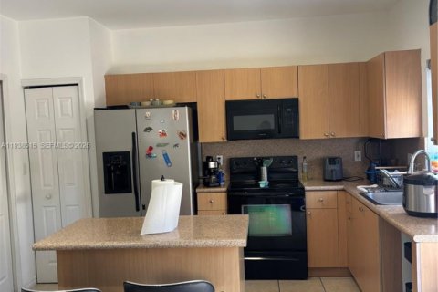 Townhouse in Homestead, Florida 3 bedrooms, 141.03 sq.m. № 1996673 - photo 3