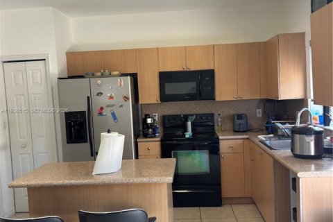 Townhouse in Homestead, Florida 3 bedrooms, 141.03 sq.m. № 1996673 - photo 5