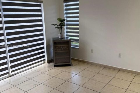 Townhouse in Homestead, Florida 3 bedrooms, 141.03 sq.m. № 1996673 - photo 8