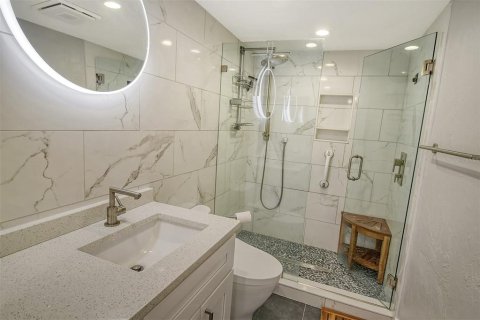 Condo in Sarasota, Florida, 3 bedrooms  № 844835 - photo 17