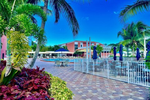 Condo in Deerfield Beach, Florida, 2 bedrooms  № 1705468 - photo 28