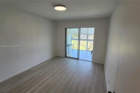 Condo in Deerfield Beach, Florida, 2 bedrooms  № 1705468 - photo 13