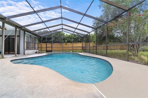 House in Apopka, Florida 4 bedrooms, 192.49 sq.m. № 1820549 - photo 1