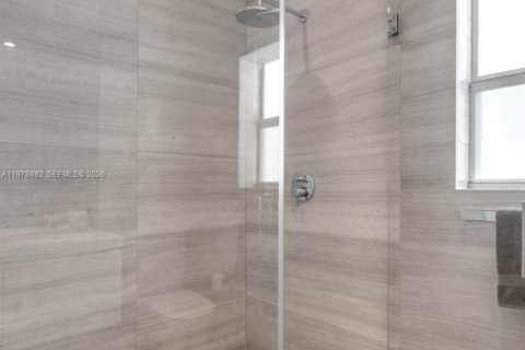 Villa ou maison à vendre à Miami Beach, Floride: 4 chambres, 316.43 m2 № 2268197 - photo 25