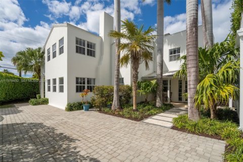 Villa ou maison à vendre à Miami Beach, Floride: 4 chambres, 316.43 m2 № 2268197 - photo 3