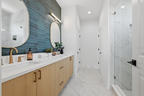 Touwnhouse à louer à Tampa, Floride: 3 chambres, 220.83 m2 № 2420262 - photo 16