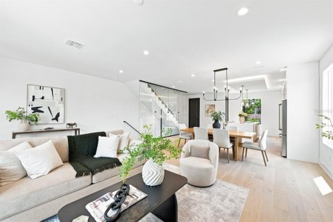 Touwnhouse à louer à Tampa, Floride: 3 chambres, 220.83 m2 № 2420262 - photo 6