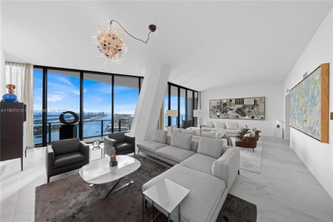 Купить кондоминиум в Майами, Флорида 4 спальни, 452.99м2, № 2088580 - фото 15