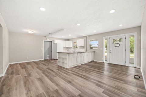 House in Sarasota, Florida 3 bedrooms, 158.96 sq.m. № 2167420 - photo 11