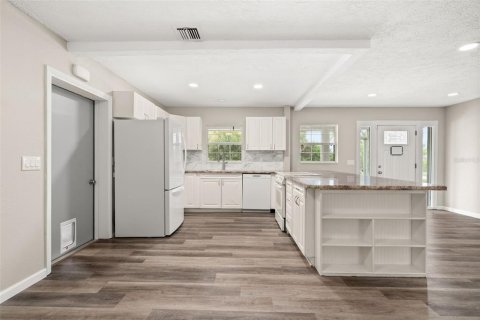 House in Sarasota, Florida 3 bedrooms, 158.96 sq.m. № 2167420 - photo 14