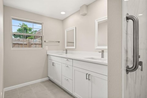 House in Sarasota, Florida 3 bedrooms, 158.96 sq.m. № 2167420 - photo 27
