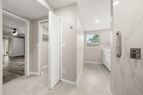 House in Sarasota, Florida 3 bedrooms, 158.96 sq.m. № 2167420 - photo 29