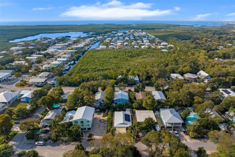 House in Key Largo, Florida 3 bedrooms, 143.07 sq.m. № 1731769 - photo 21