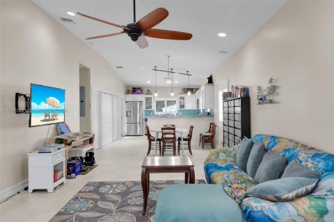 House in Key Largo, Florida 3 bedrooms, 143.07 sq.m. № 1731769 - photo 2