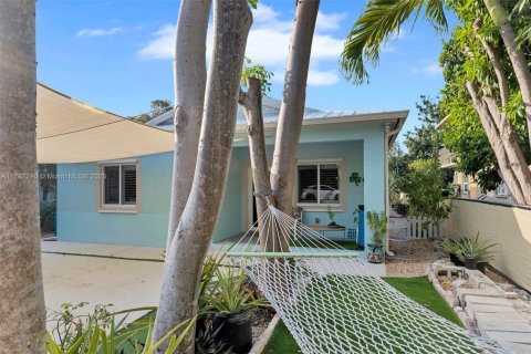 House in Key Largo, Florida 3 bedrooms, 143.07 sq.m. № 1731769 - photo 1