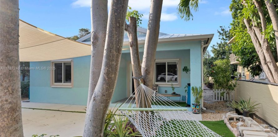 House in Key Largo, Florida 3 bedrooms, 143.07 sq.m. № 1731769