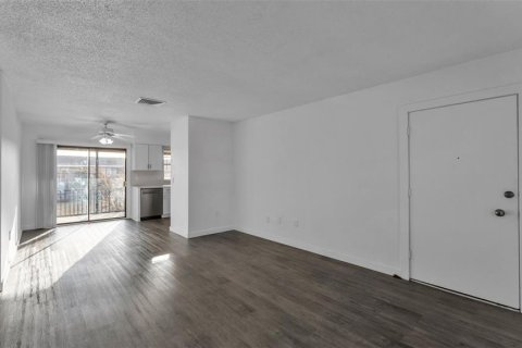 Купить кондоминиум в Лейкленд, Флорида 8 комнат, 77.2м2, № 2102220 - фото 19