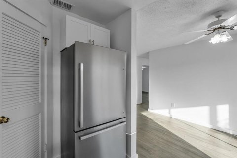 Купить кондоминиум в Лейкленд, Флорида 8 комнат, 77.2м2, № 2102220 - фото 28