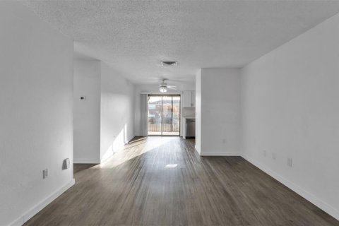 Купить кондоминиум в Лейкленд, Флорида 8 комнат, 77.2м2, № 2102220 - фото 17