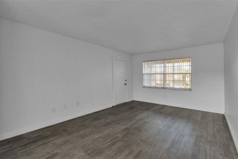 Купить кондоминиум в Лейкленд, Флорида 8 комнат, 77.2м2, № 2102220 - фото 21