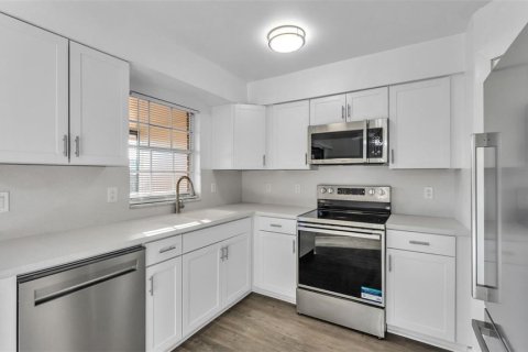 Купить кондоминиум в Лейкленд, Флорида 8 комнат, 77.2м2, № 2102220 - фото 26