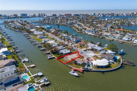 Terreno en venta en Madeira Beach, Florida № 1535972 - foto 2
