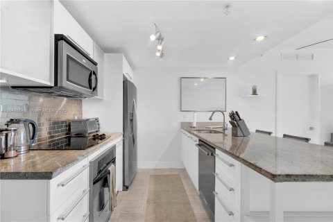 Copropriété à vendre à Miami, Floride: 2 chambres, 121.7 m2 № 1888300 - photo 2