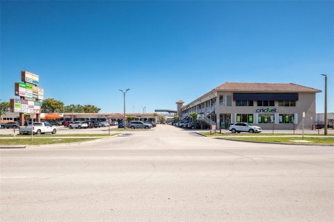 Commercial property in Miami, Florida № 2042881 - photo 30
