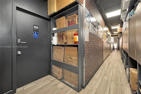 Commercial property in Miami, Florida № 2042881 - photo 23