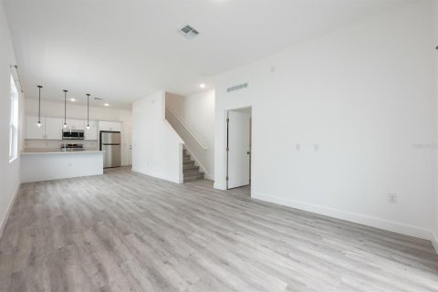 Townhouse in Davenport, Florida 5 bedrooms, 190.26 sq.m. № 1771136 - photo 9