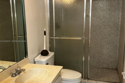 Condo in Hollywood, Florida, 2 bedrooms  № 2059920 - photo 20