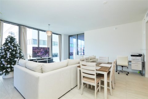 Condo in Saint Petersburg, Florida, 2 bedrooms № 2239364 - photo 11