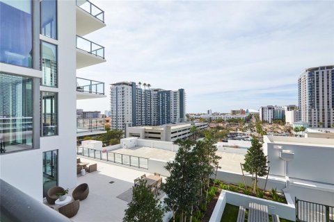 Condo in Saint Petersburg, Florida, 2 bedrooms № 2239364 - photo 24