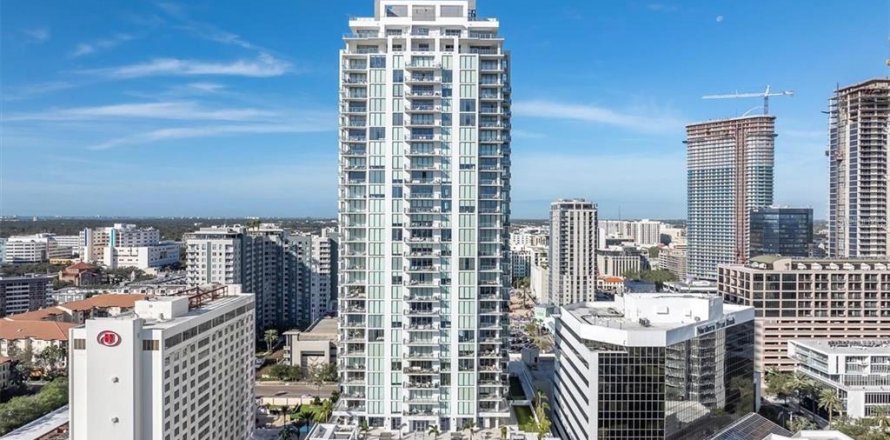 Condo in Saint Petersburg, Florida, 2 bedrooms № 2239364