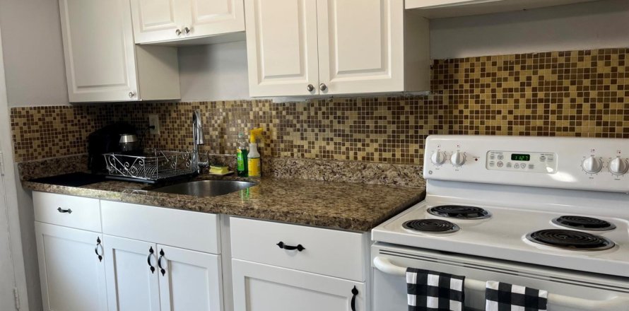 Condo à North Miami Beach, Floride, 16 chambres  № 2411793
