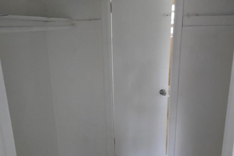 Copropriété à louer à North Miami Beach, Floride: 16 chambres, 1348.29 m2 № 2411793 - photo 10