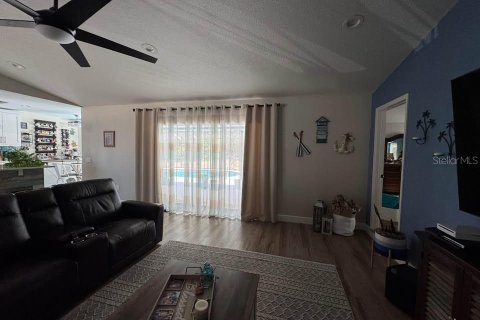 Casa en alquiler en Spring Hill, Florida, 3 dormitorios, 174.75 m2 № 1784571 - foto 8