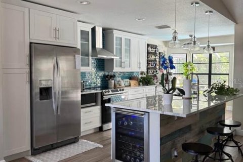 Casa en alquiler en Spring Hill, Florida, 3 dormitorios, 174.75 m2 № 1784571 - foto 1