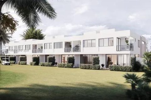 Casa en venta en Pompano Beach, Florida, 4 dormitorios № 2170193 - foto 2