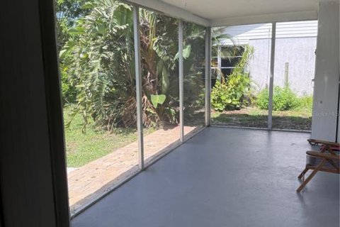 Propiedad comercial en venta en Venice, Florida, 4 dormitorios, 145.48 m2 № 1856533 - foto 12
